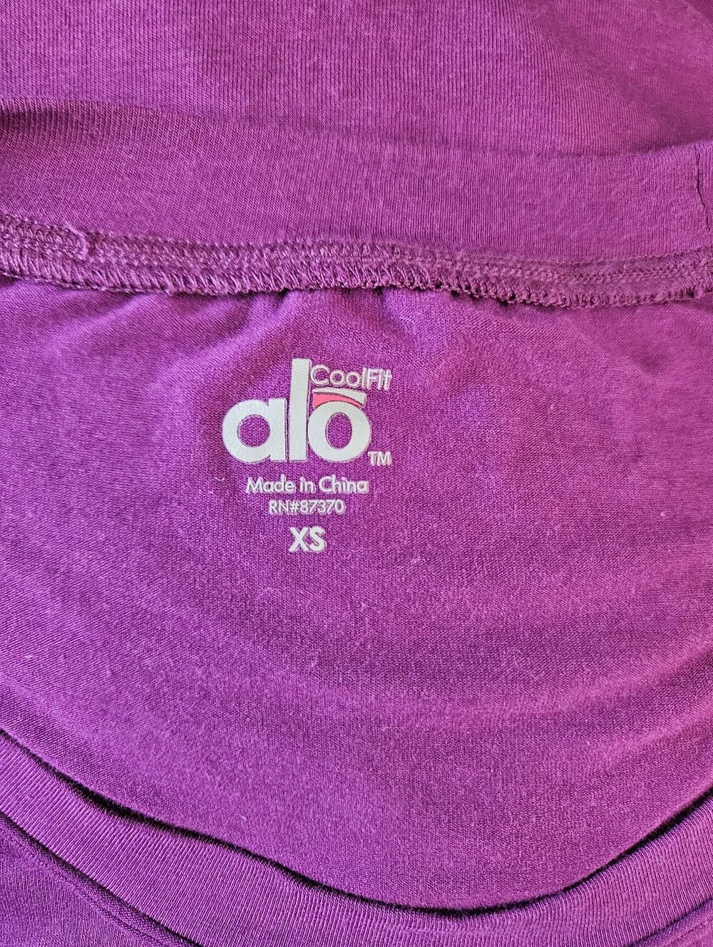 ALO Yoga Cool Fit 3/4 Sleeve Scoop Neck Activewear Shirt XS.